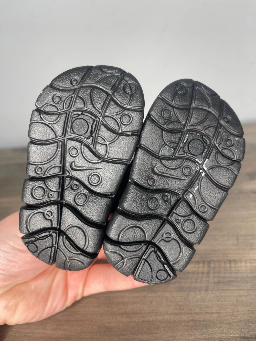 Boys Nike black white summer sandals size 3c 3 - Picture 6 of 6